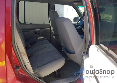 2000 Ford Explorer Xlt from USA, damaged, VIN 1FMZU73E2YZC57692